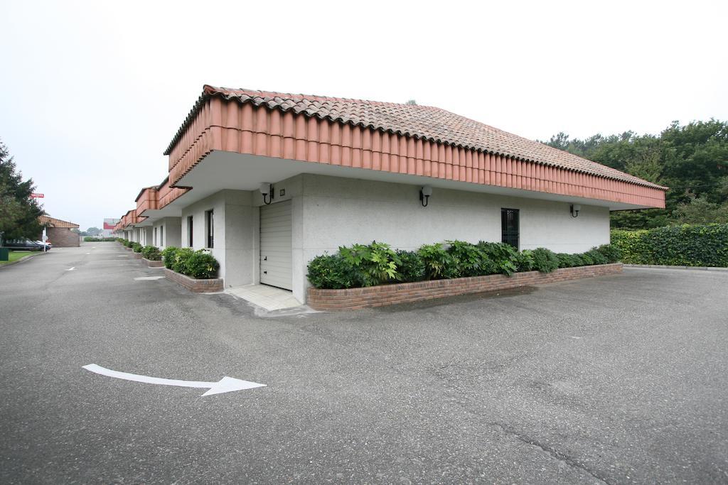 Motel Aeropuerto Vigo Bagian luar foto