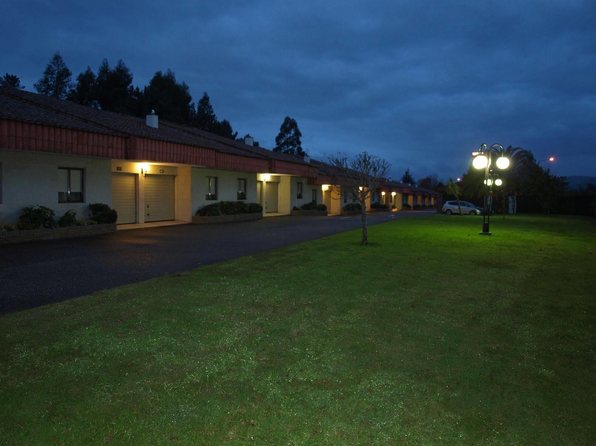 Motel Aeropuerto Vigo Bagian luar foto
